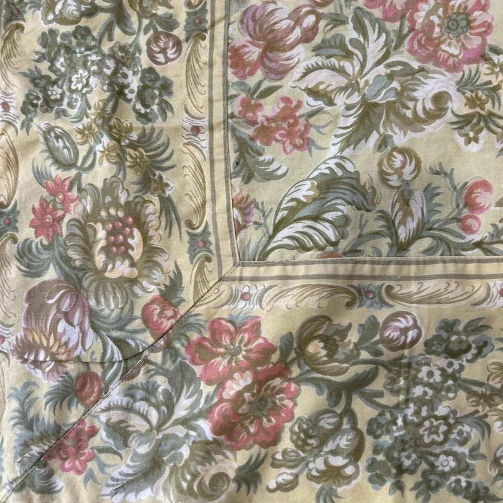April Cornell Vintage VTG Tablecloth 48